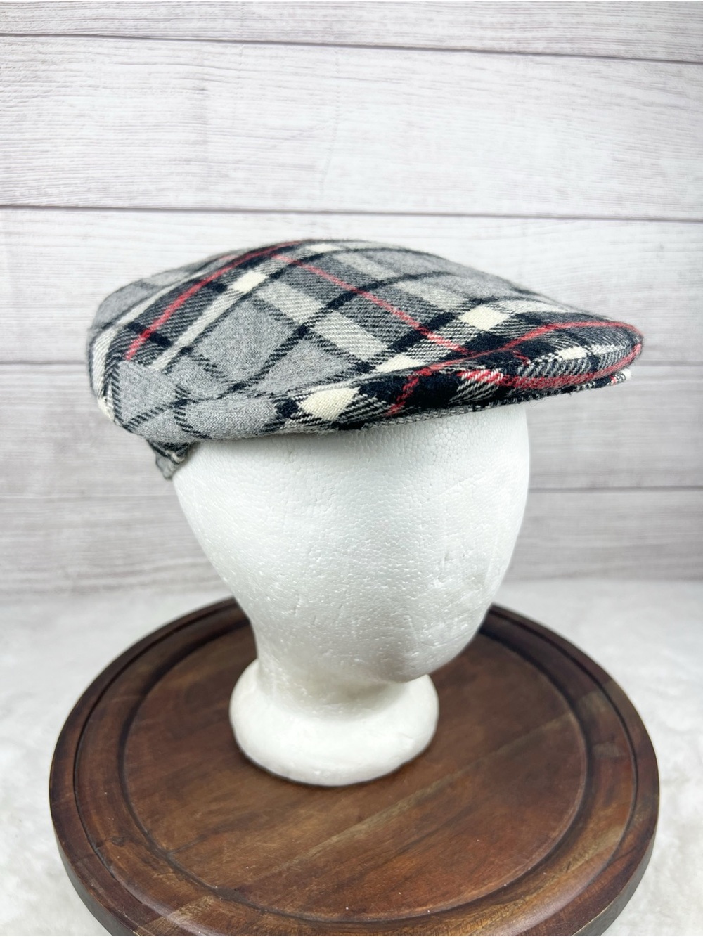 Vintage Totes Grey Black Red Plaid Tartan Flap Cap Hat Beret Wool Blend Size M